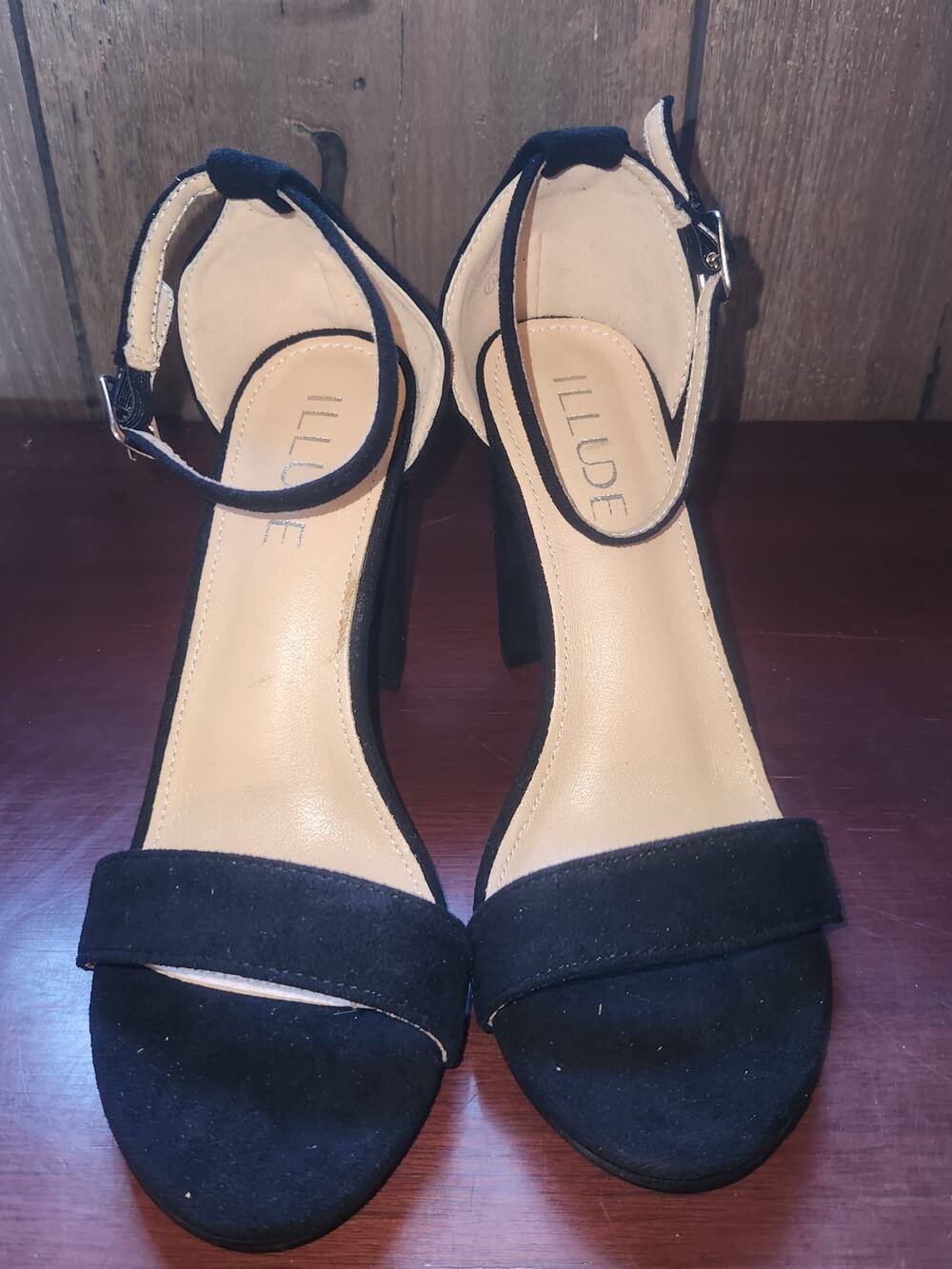 Illude Black Ankle Strap Block Heel Sandals Women's Size 7.5